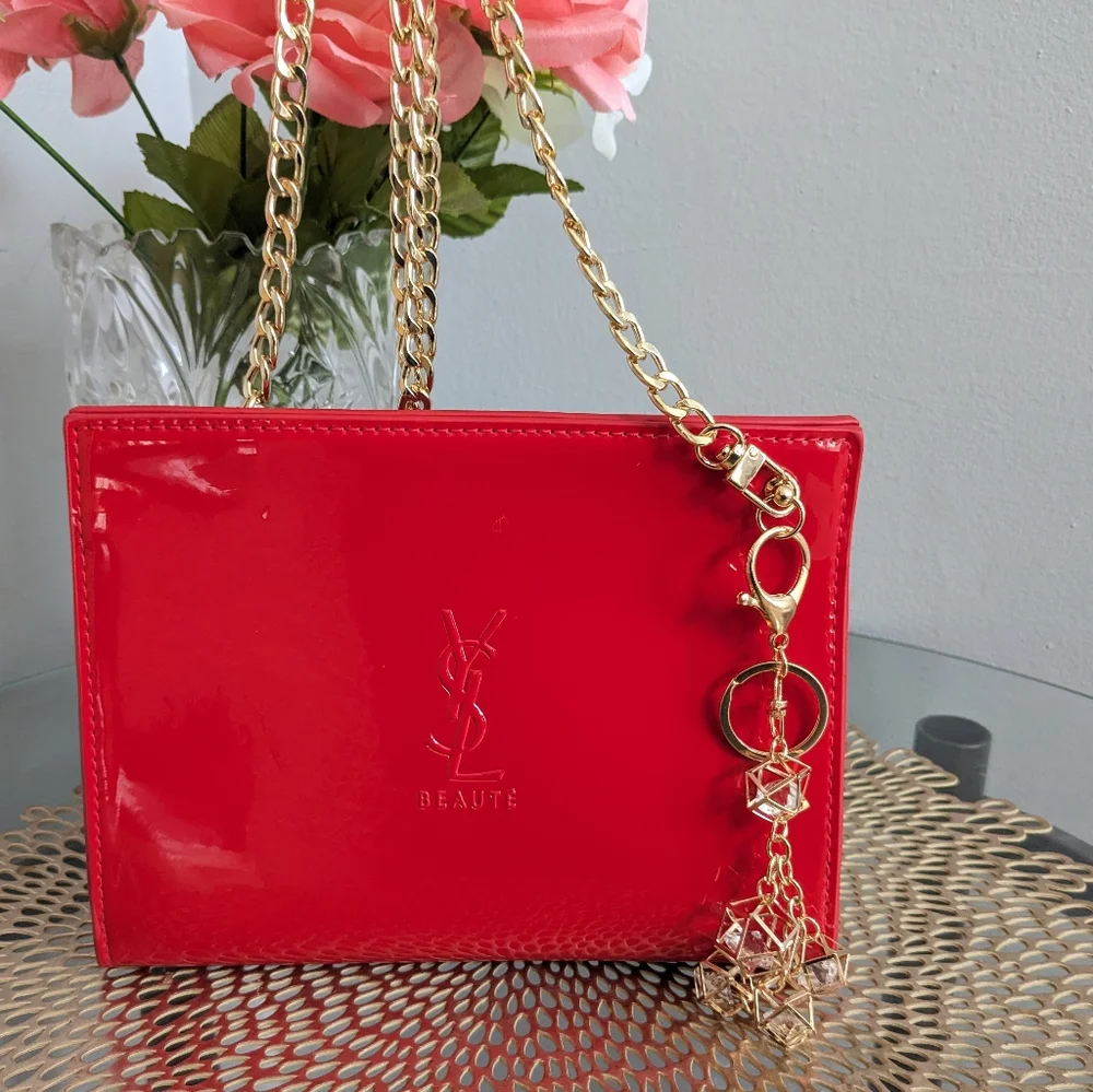 Yves Saint Laurent - Picture 6 of 10